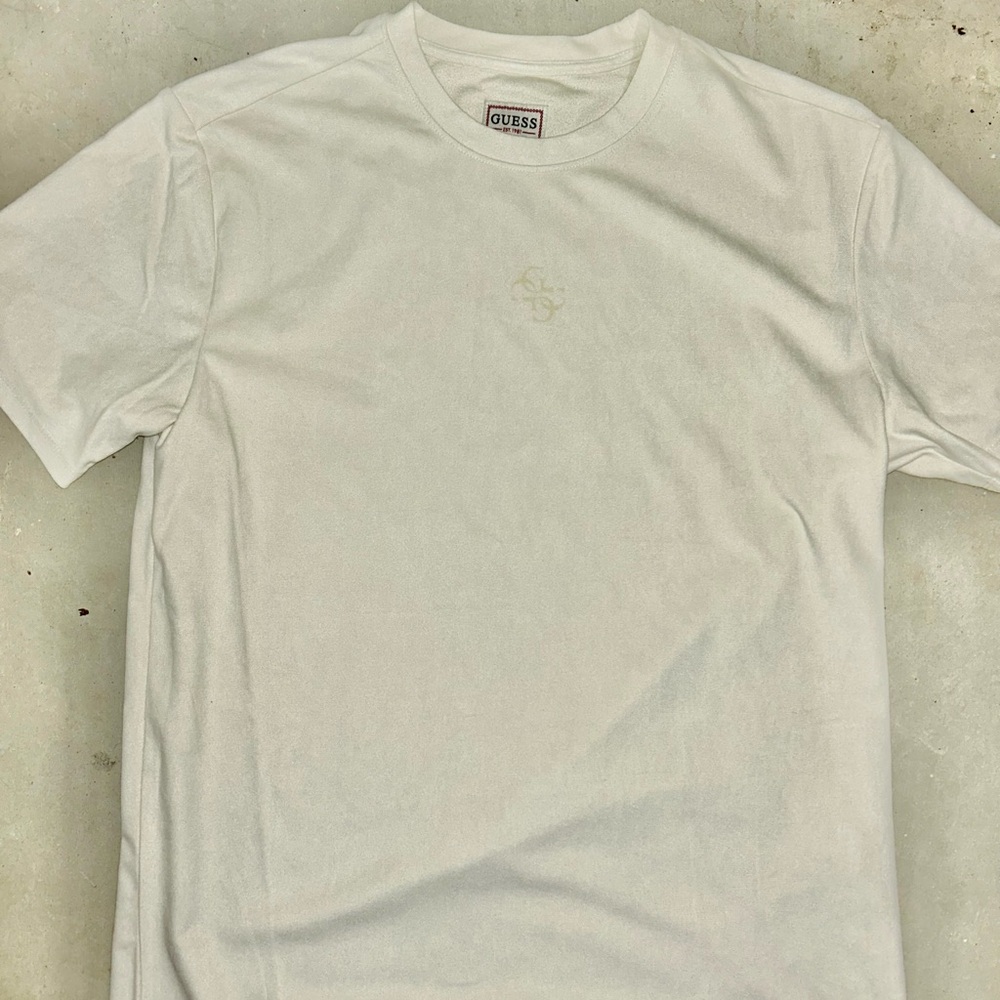 GUESS Men's Garrett Quatro Q Short Sleeve T-Shirt (Centered Logo) -SOLD